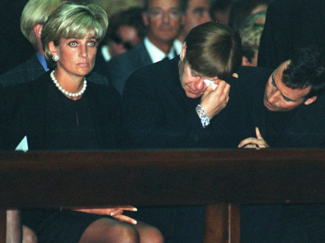 Princezná Diana, Elton John, pohreb Gianniho Versaceho