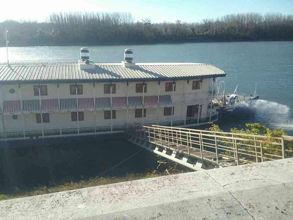 Dunaj, loď, potápa sa