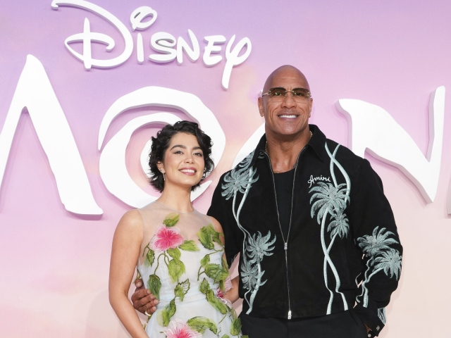 Auli'i Cravalho a herec Dwayne Johnson 