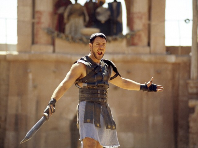 Herec Russell Crowe na zábere z filmu Gladiátor z roku 2000.