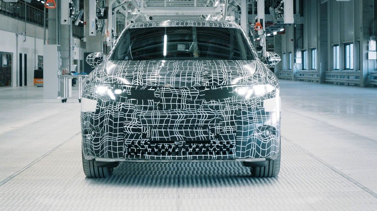 BMW iX3 Neue Klasse - výroba prototypov 2024