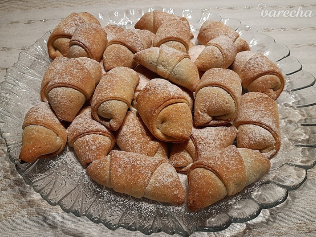 Niekedy netreba zbytočne špekulovať. 7x sladké rožteky plnené obyčajným lekvárom 