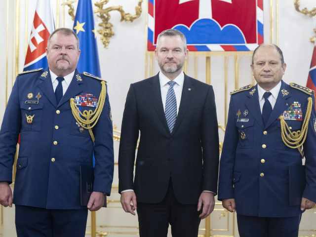 SR prezident generáli rozlúčka výslužba BAX