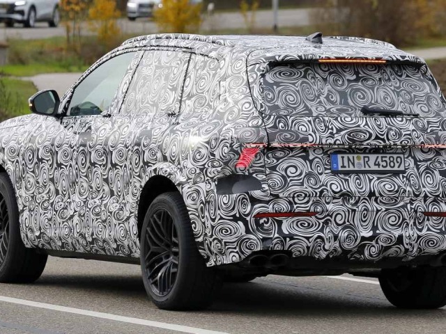 Audi Q7 - testovací prototyp 2024