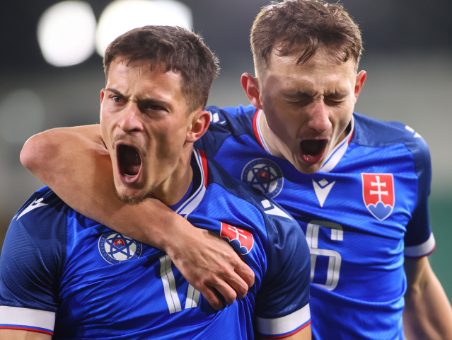 Na snímke zľava Adrián Kaprálik a Dominik Hollý