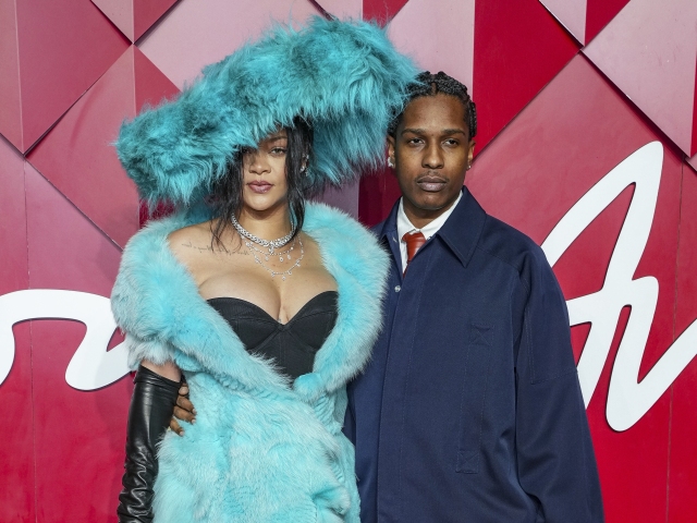 Speváčka Rihanna v archívnej kreácii Christian Lacroix Haute Couture