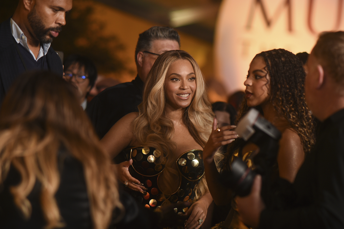 Beyoncé v kreácii Balmain