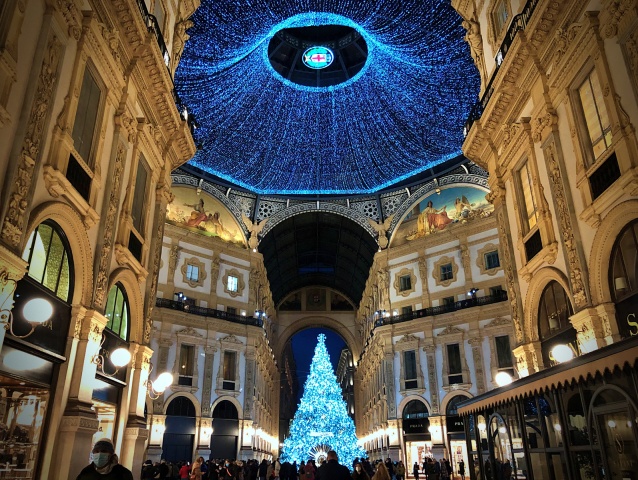 Miláno, vianočná výzdoba