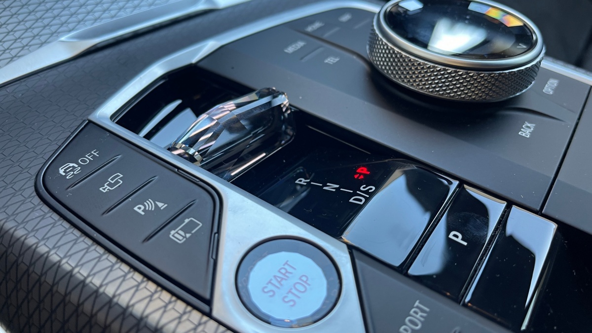 BMW 330e xDrive (2024)