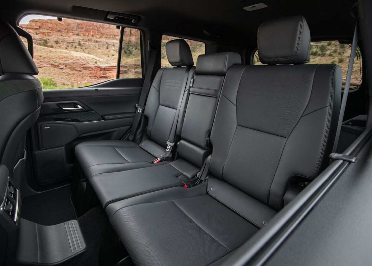 Lexus GX 2024 14
