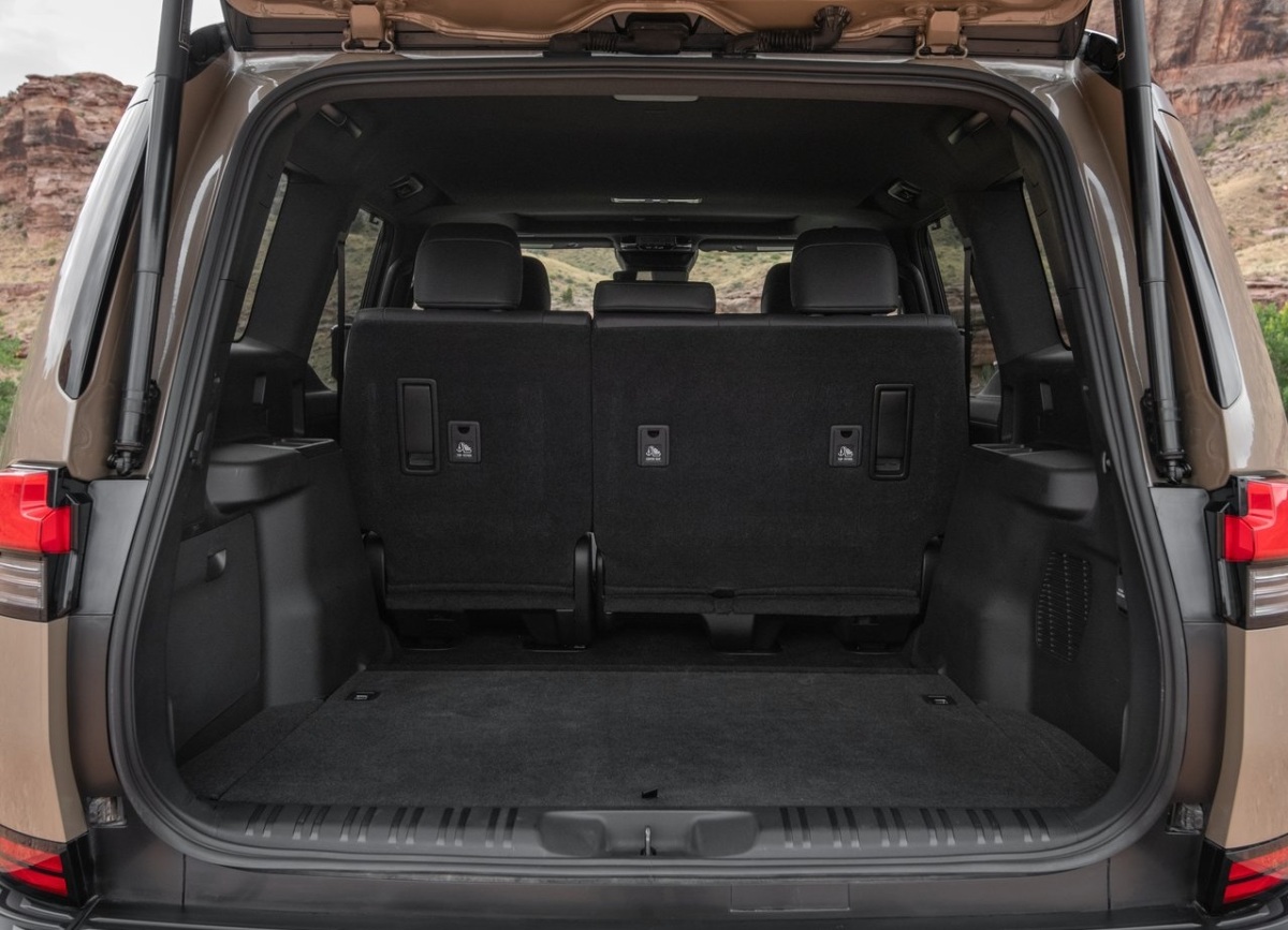 Lexus GX 2024 17