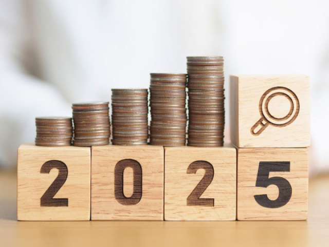 Financie, peniaze, mince, 2025