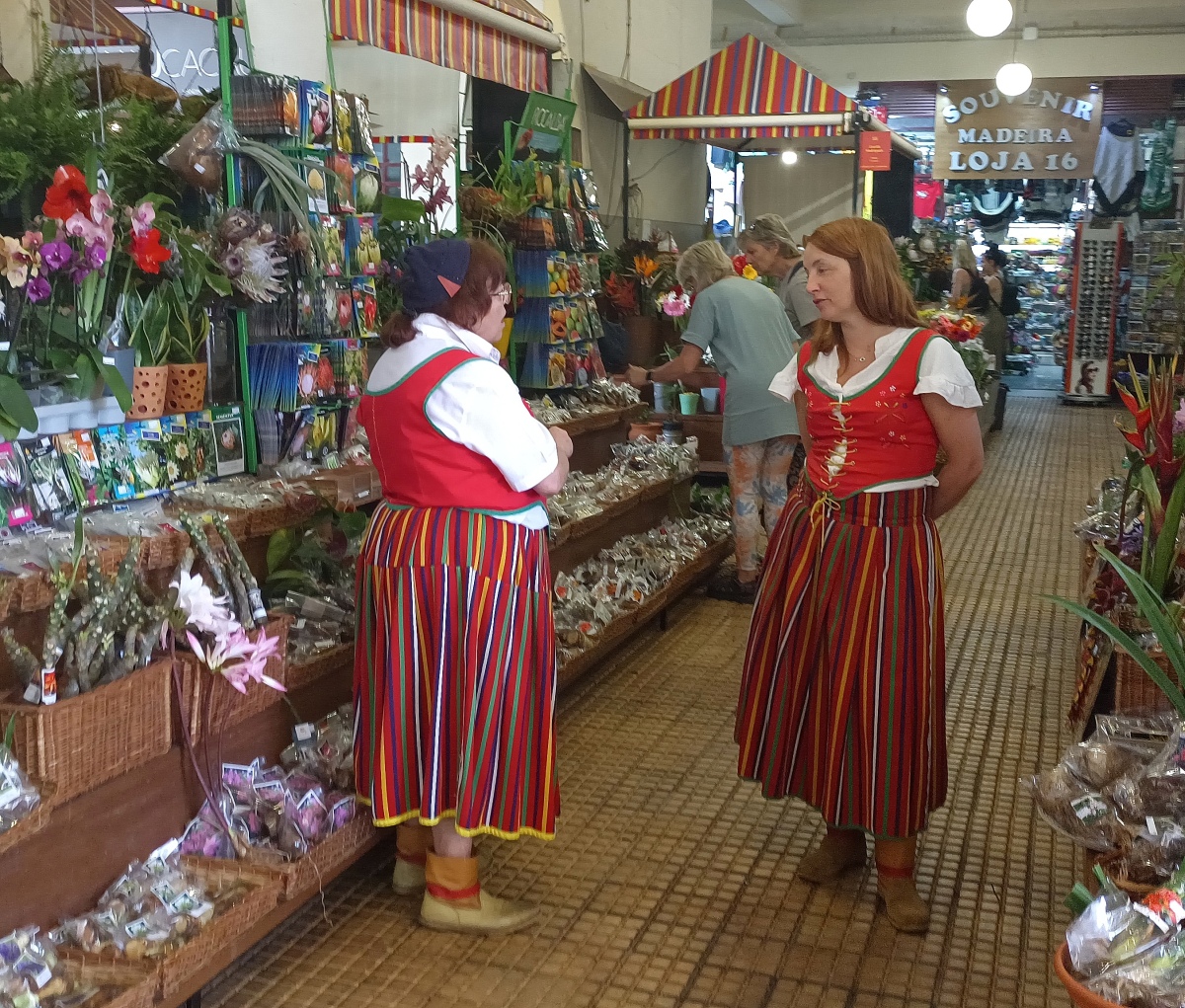 Zeny v typickom Madeirskom kroji, madeira