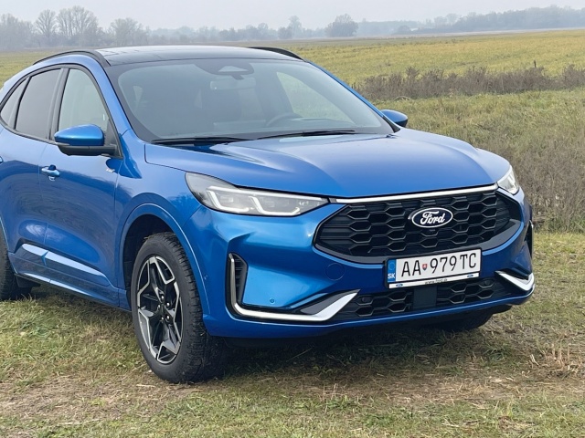 Ford Kuga 2.5 Duratec FHEV 183 k eCVT AWD (2024)