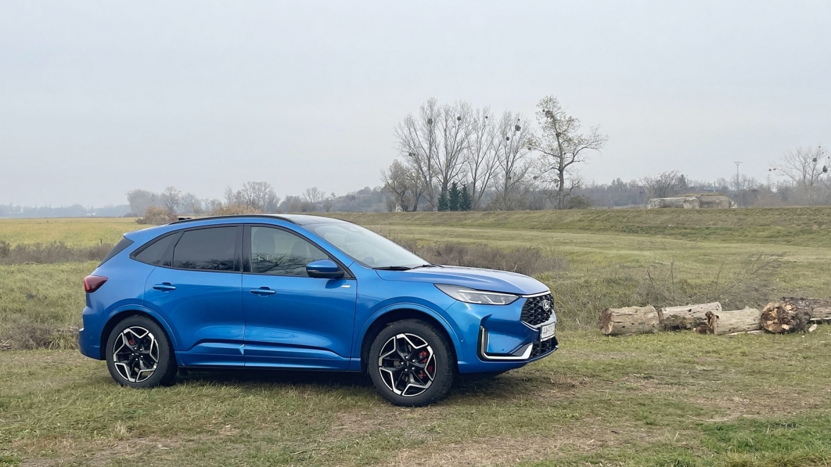 Ford Kuga 2.5 Duratec FHEV 183 k eCVT AWD (2024)