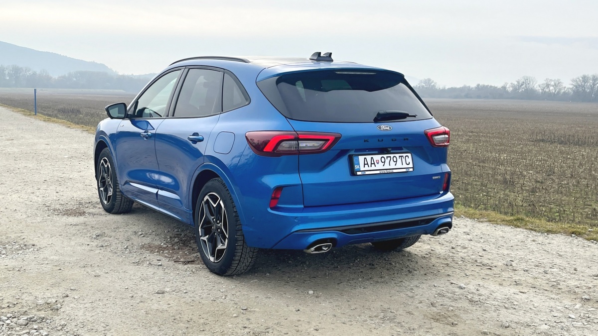Ford Kuga 2.5 Duratec FHEV 183 k eCVT AWD (2024)