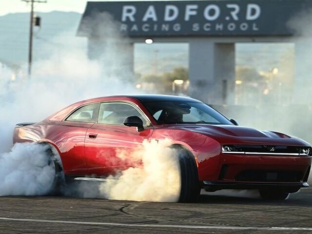 Dodge Charger Daytona - 2024