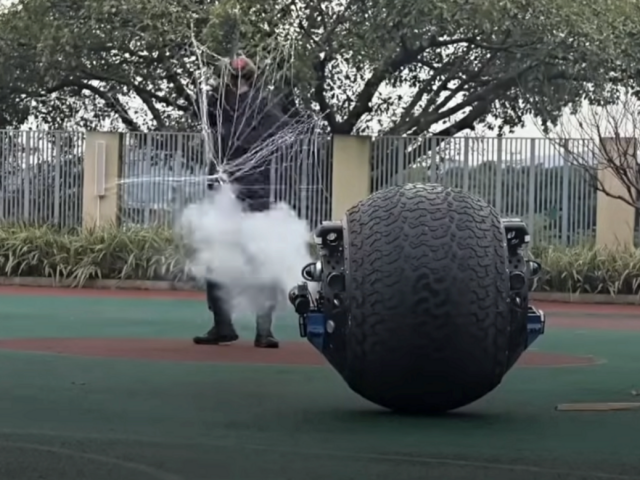 Chinese-Spherical-Monowheel-Robocop-Hits-the-Beat