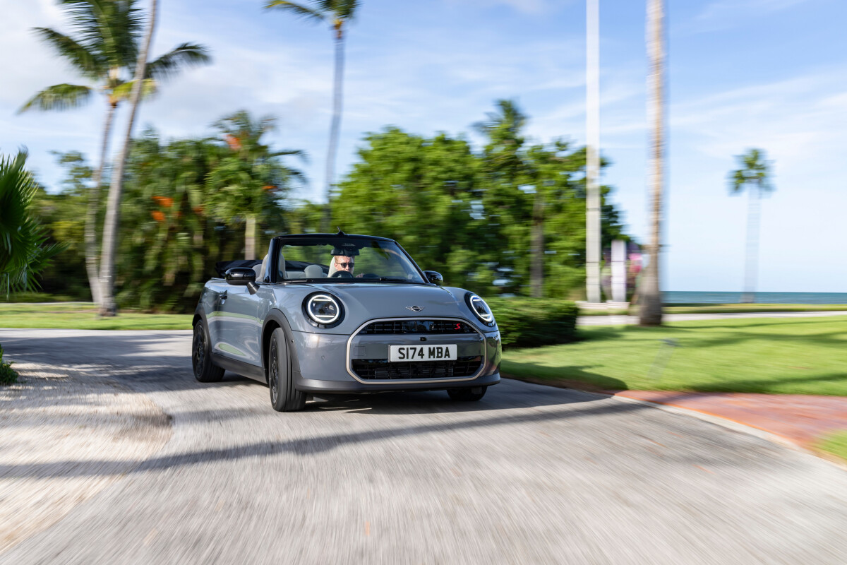 Mini Cooper Convertible (2025)