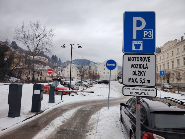 Dolná ulica, Banská Štiavnica, parkovanie