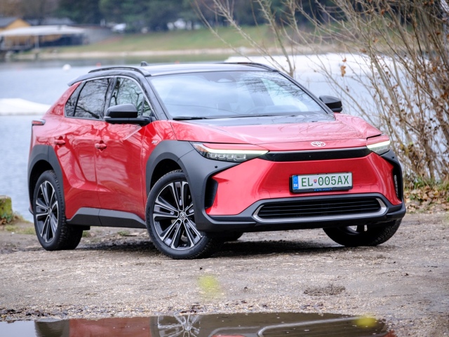Toyota bZ4X FWD Executive - test 2025