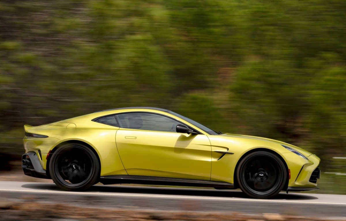 Aston Martin Vantage 2026 10