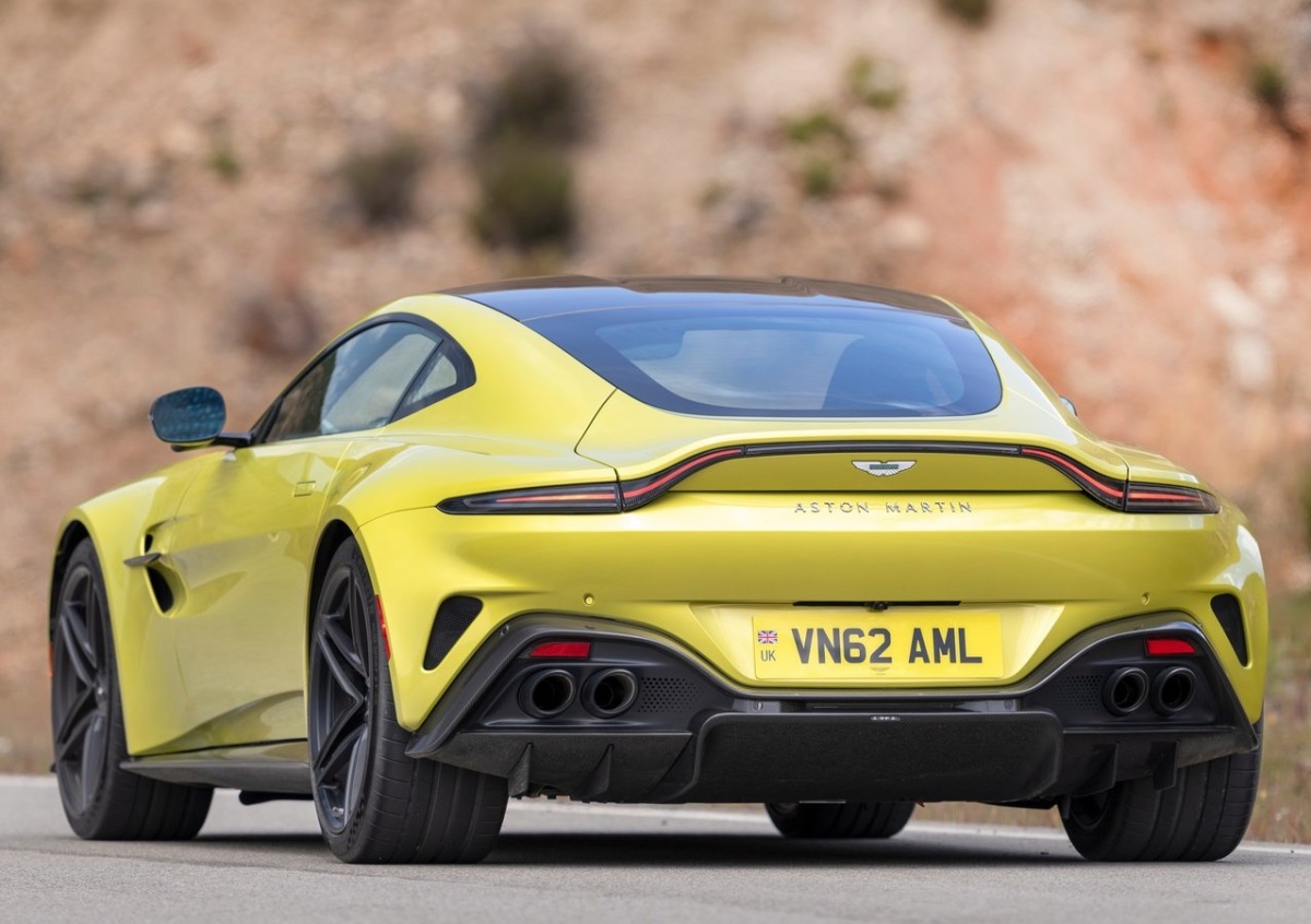 Aston Martin Vantage 2026 11