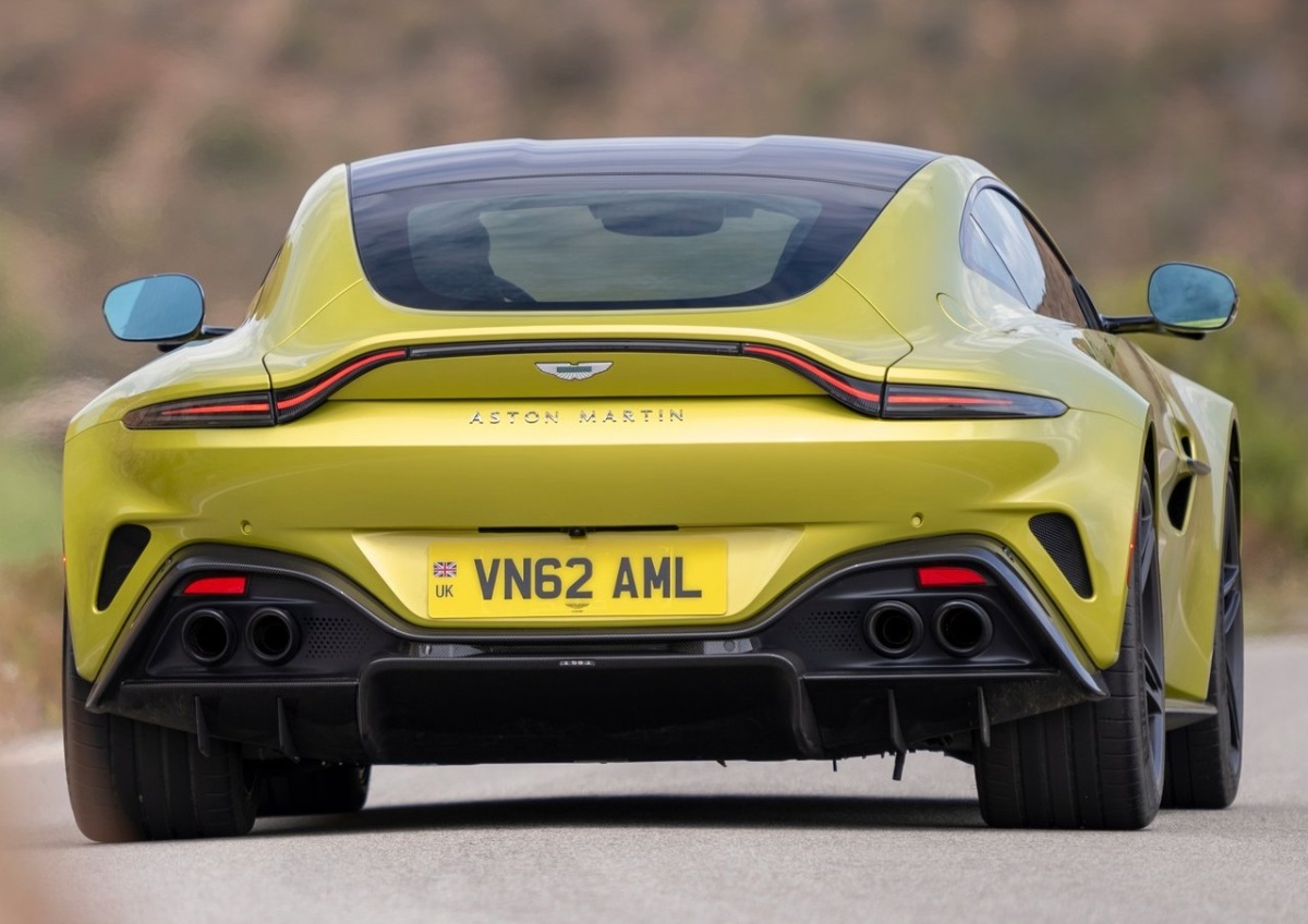 Aston Martin Vantage 2026 12