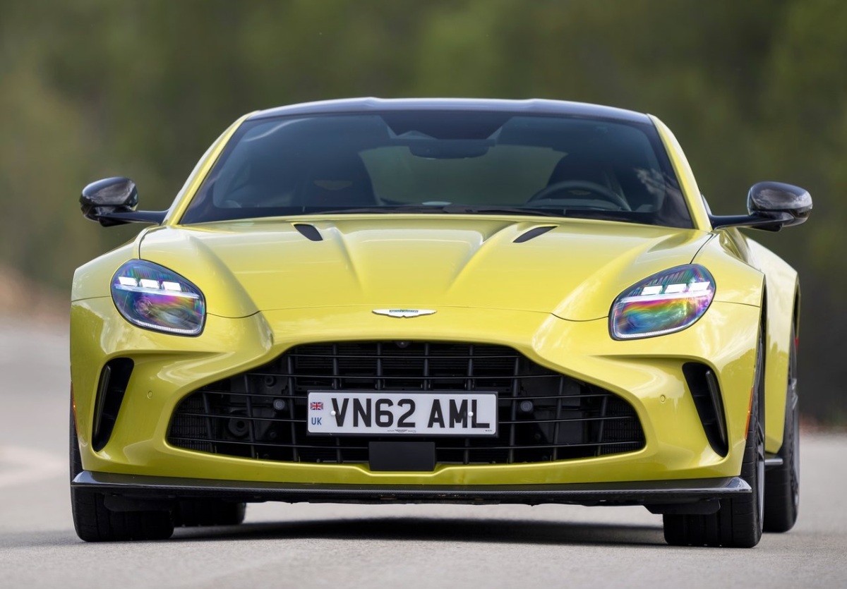 Aston Martin Vantage 2026 13