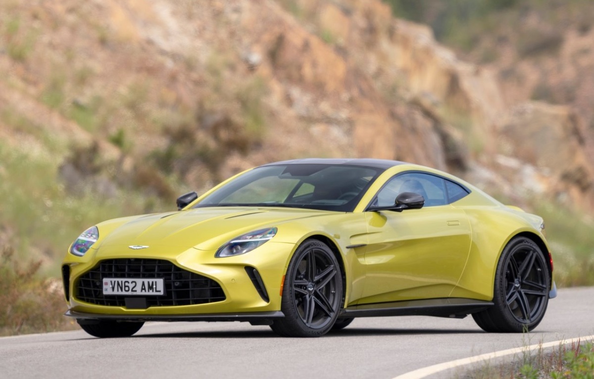 Aston Martin Vantage 2026 15
