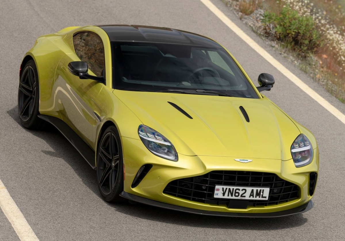 Aston Martin Vantage 2026 16