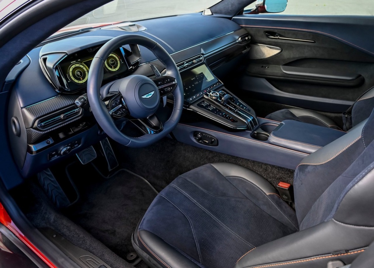 Aston Martin Vantage 2026 19