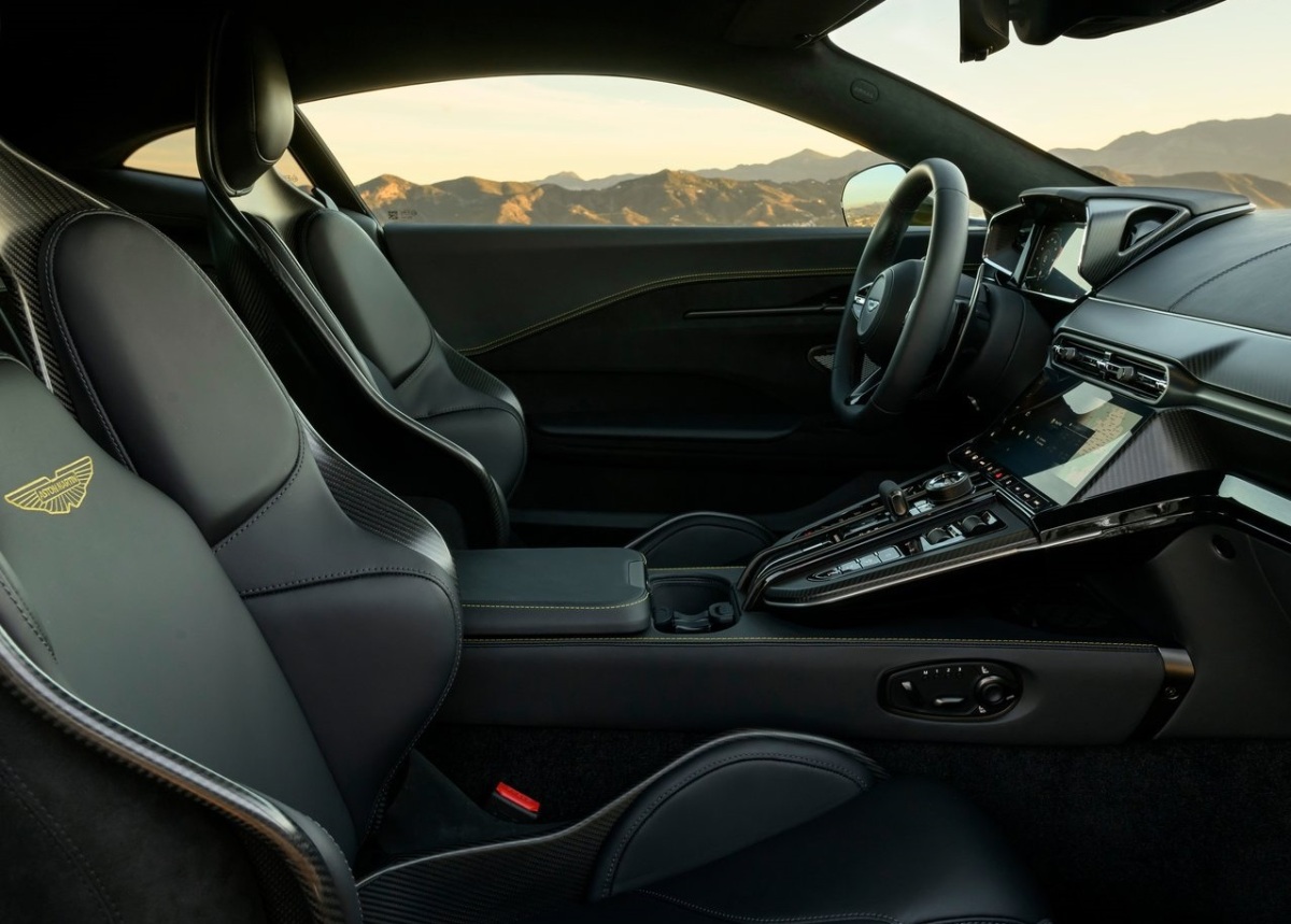 Aston Martin Vantage 2026 20