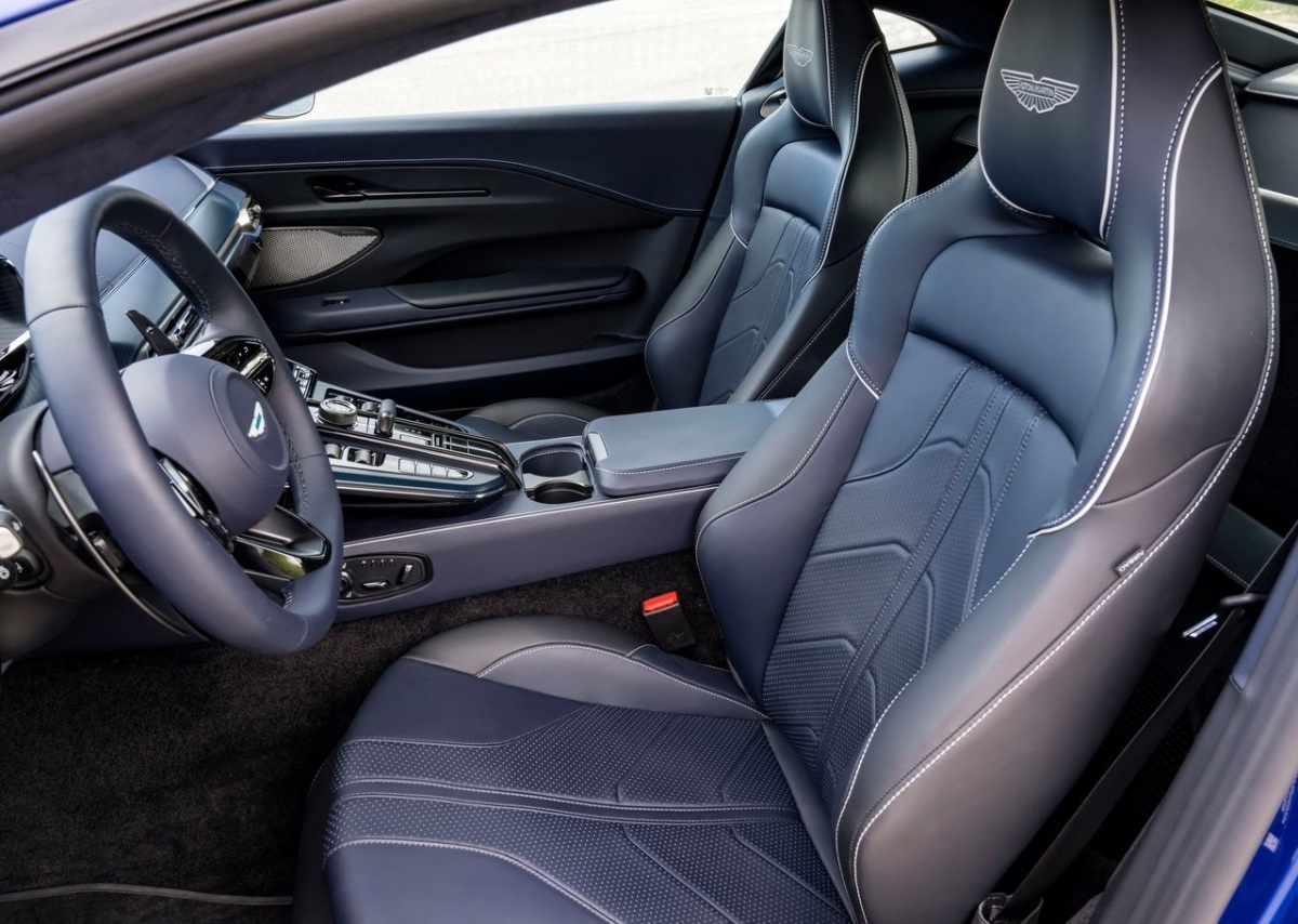Aston Martin Vantage 2026 22