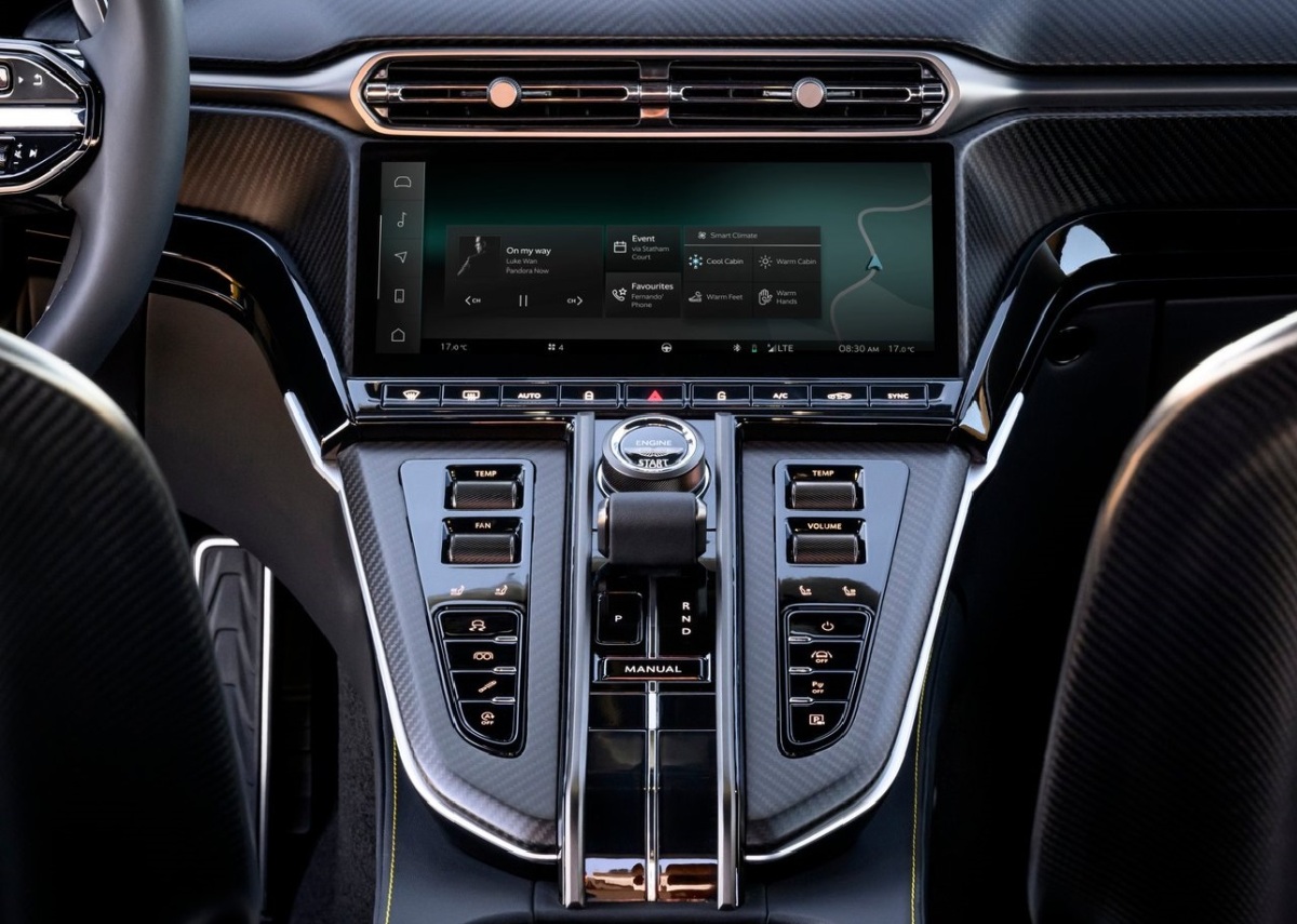 Aston Martin Vantage 2026 23