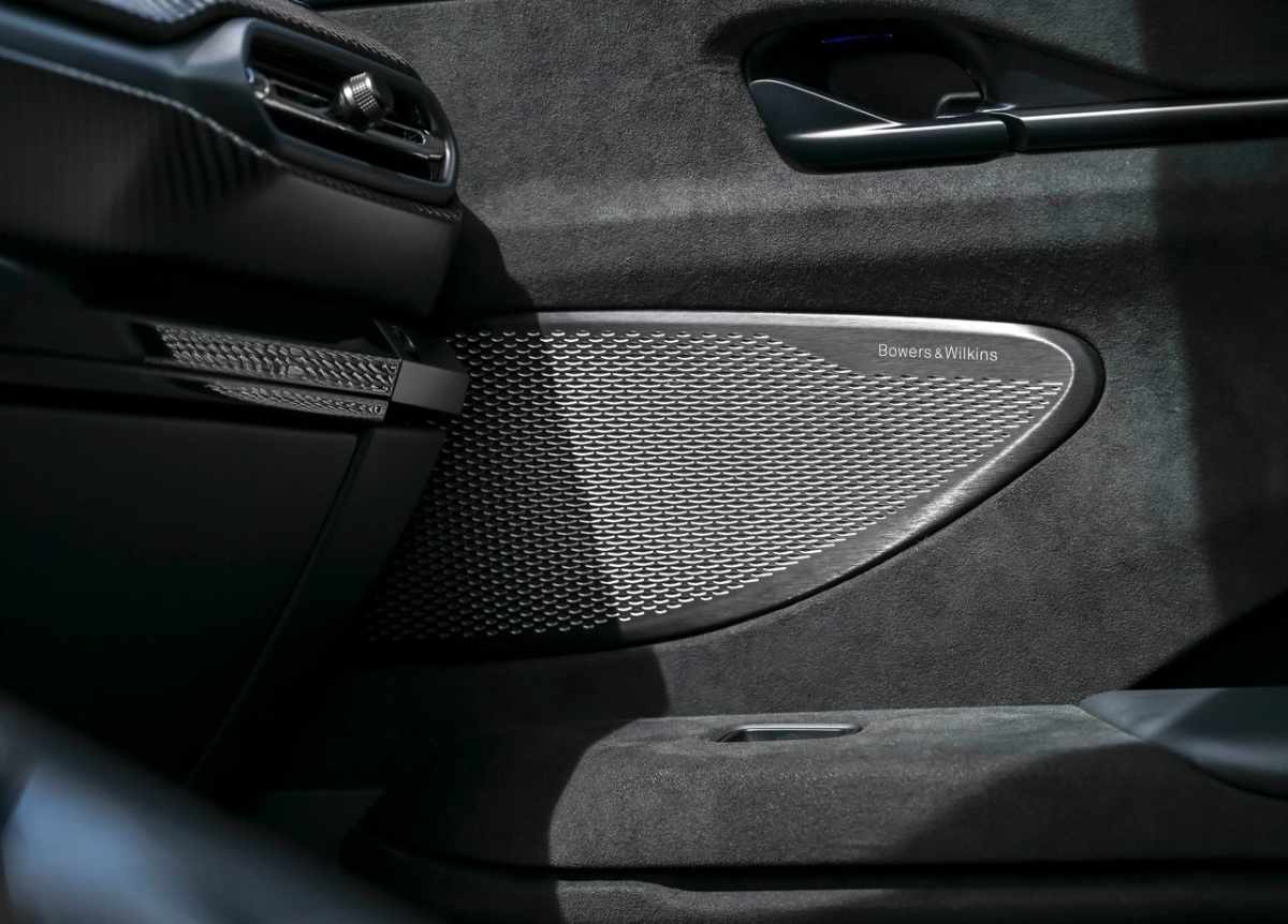 Aston Martin Vantage 2026 24