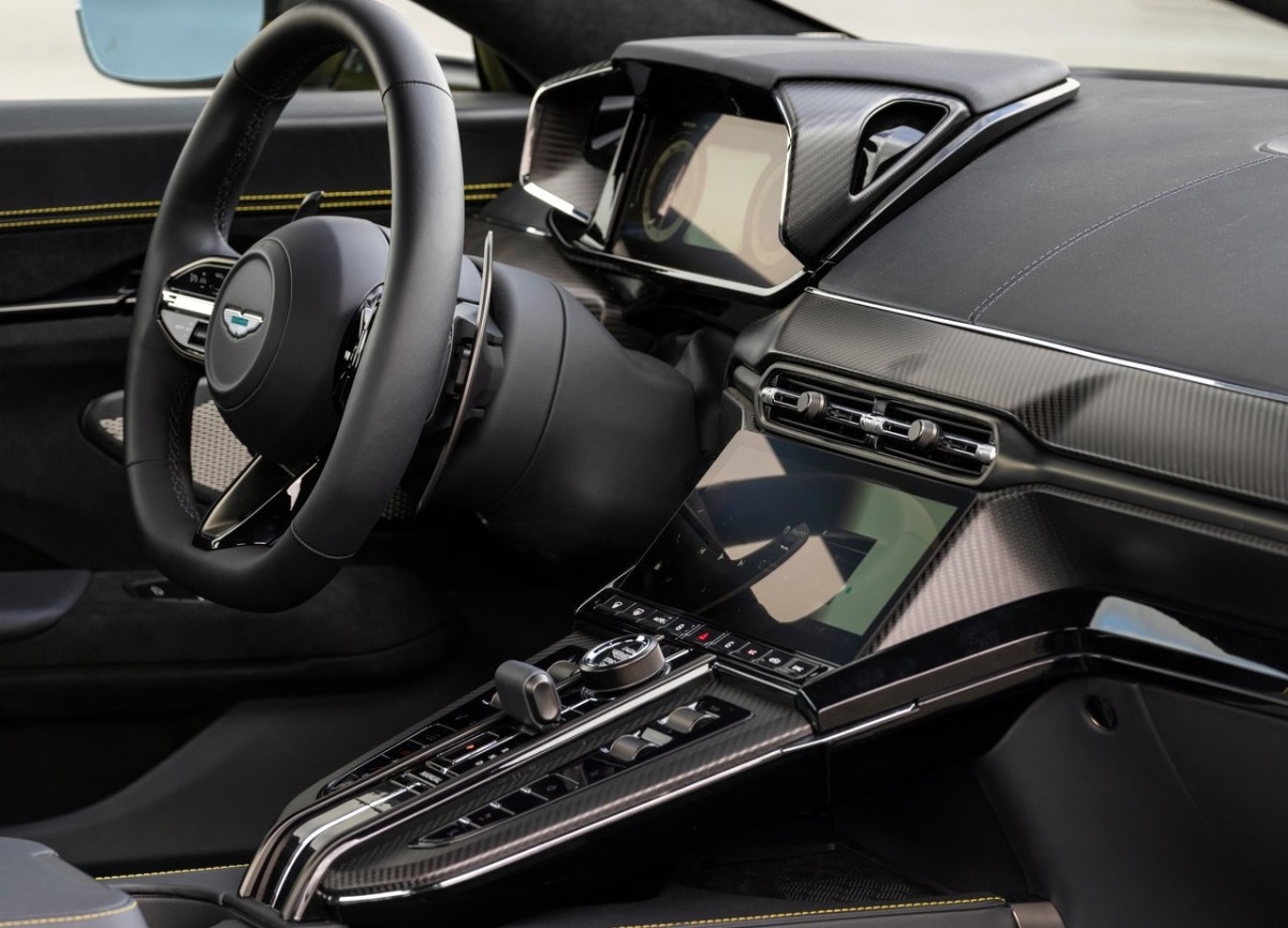 Aston Martin Vantage 2026 26