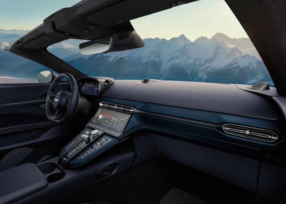 Aston Martin Vantage Roadster 2026 1