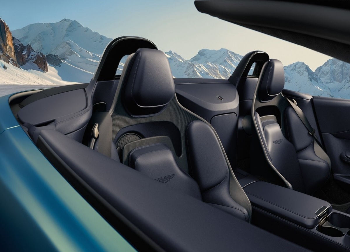 Aston Martin Vantage Roadster 2026 3
