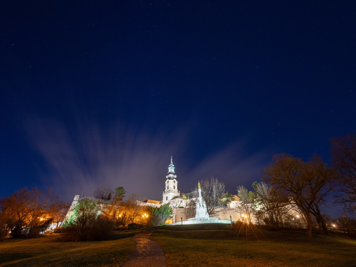 nitriansky hrad, nitra, svetelne znecistenie, svetelny smog