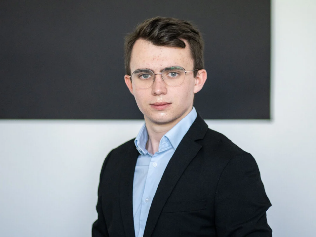 Filip Kuz  ma - headshot