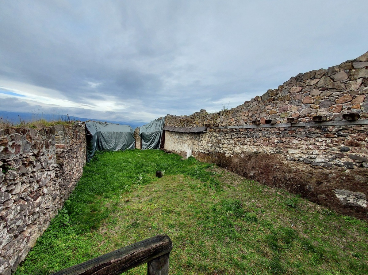 aktuálny stav, palác, Pustý hrad