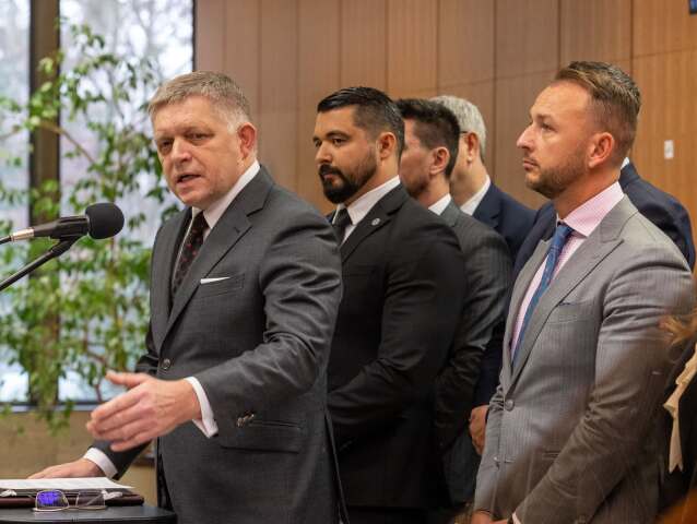 Robert Fico / Pavol Gašpar / Matúš Šutaj Eštok /