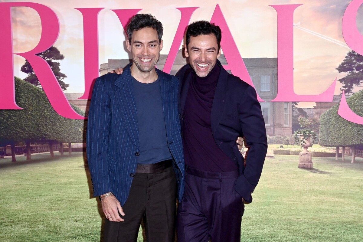 Alex Hassell (vľavo) a Aidan Turner