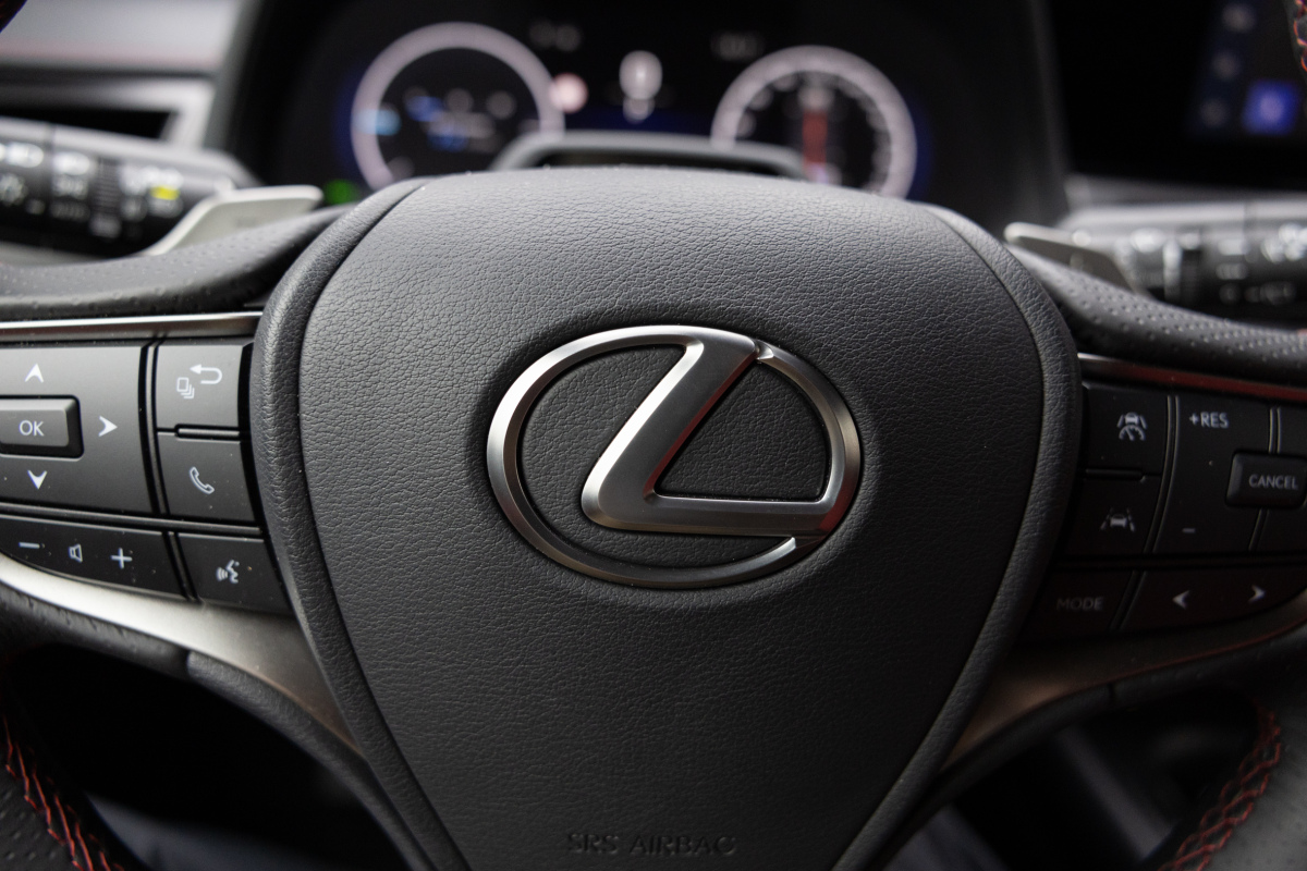 Lexus UX - test 2025