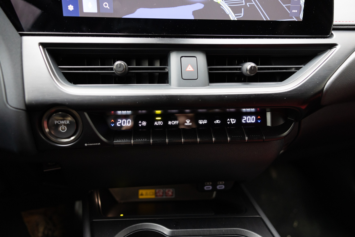 Lexus UX - test 2025