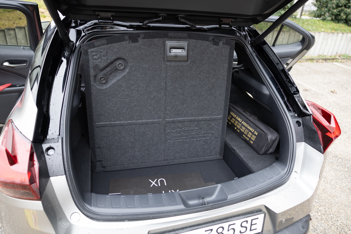 Lexus UX - test 2025