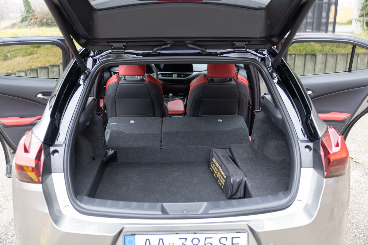 Lexus UX - test 2025
