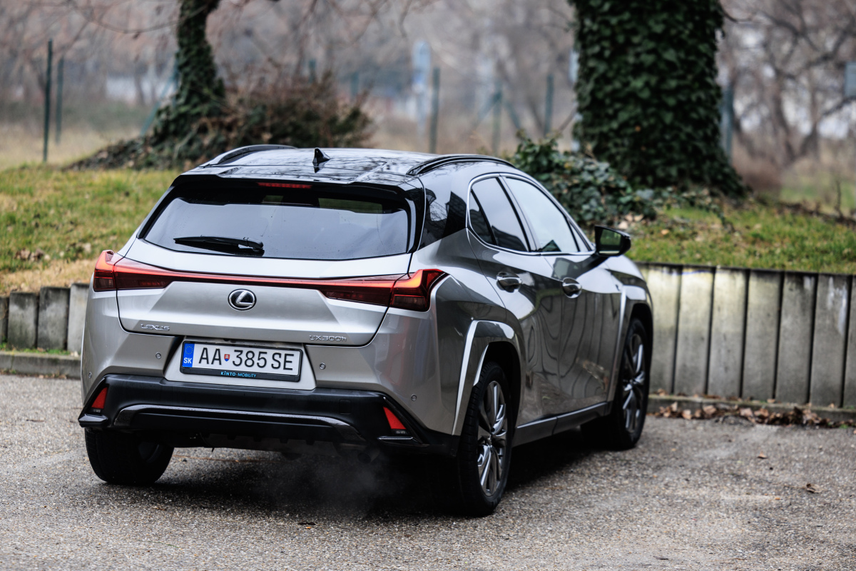Lexus UX - test 2025