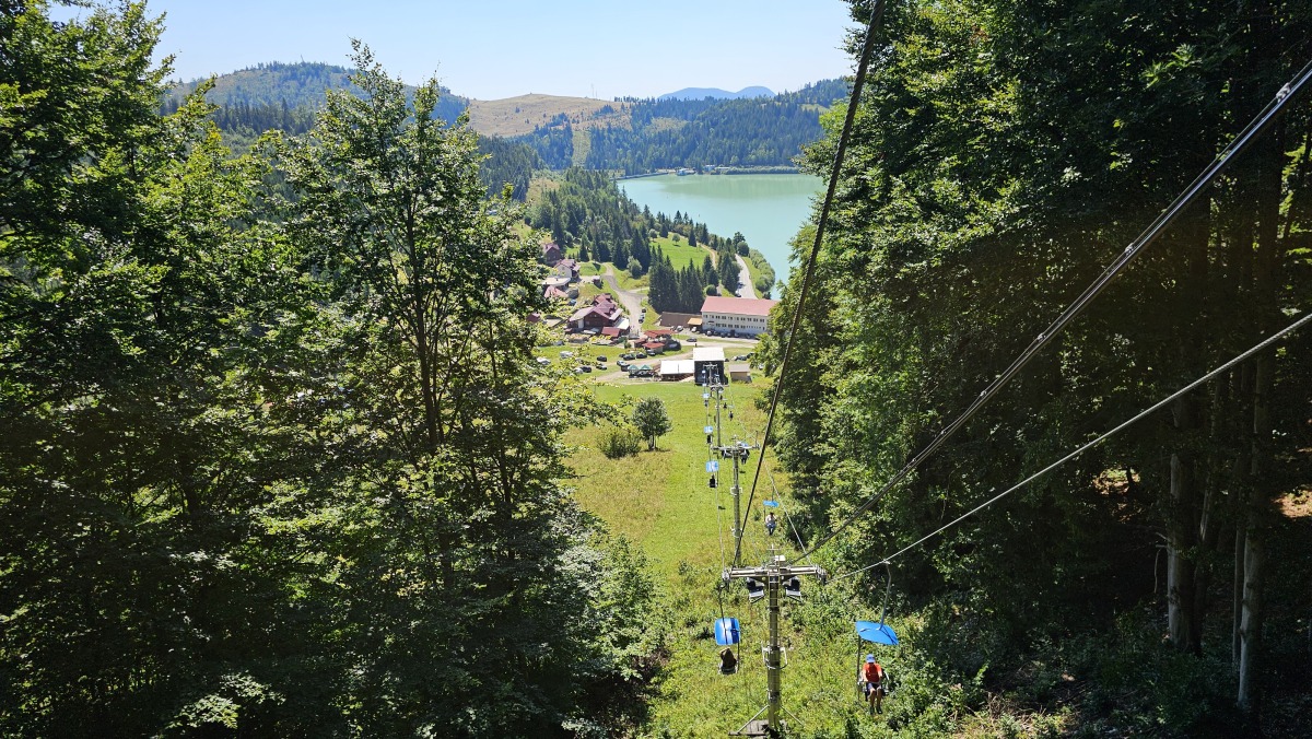 Priehrada Palcmanska Masa a Dedinky pri pohlade z lanovky